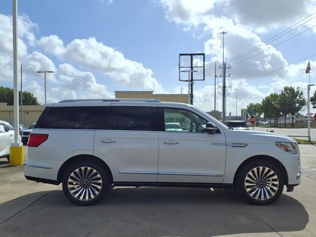 Used 2019 Lincoln Navigator Reserve AWD/4WD image 21