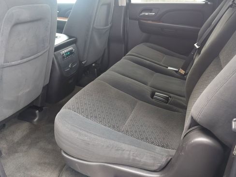 Used 2007 Chevrolet Suburban LT AWD/4WD image 28