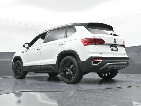 Used 2024 Volkswagen Taos SE w/ Panoramic Sunroof Package image 26