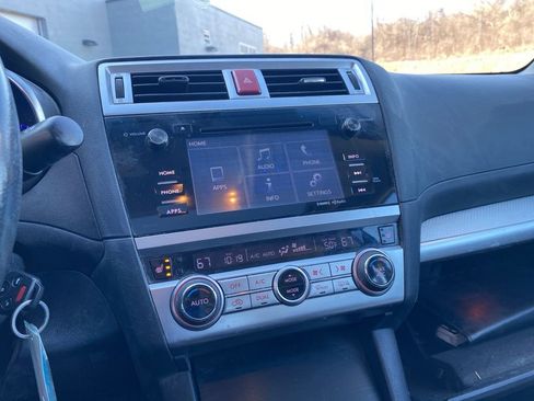 Used 2017 Subaru Legacy 2.5i Premium w/ Moonroof Package image 12