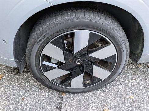 Certified 2025 Volvo XC60 T8 Plus w/ Protection Package Premier image 31