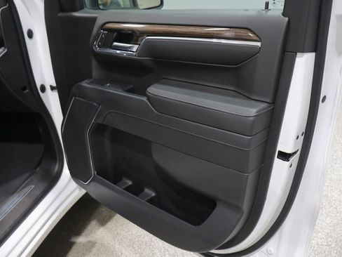Used 2023 Chevrolet Silverado 1500 LT AWD/4WD image 23