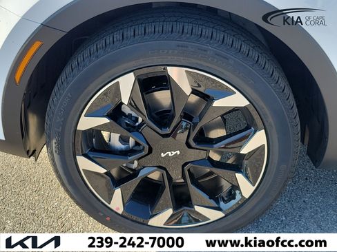 New 2026 Kia Sorento EX FWD image 7