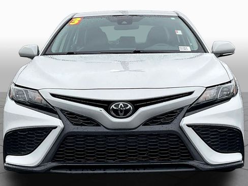 Used 2023 Toyota Camry SE FWD image 4