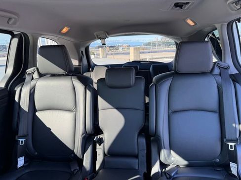 Used 2023 Honda Odyssey EX-L image 17