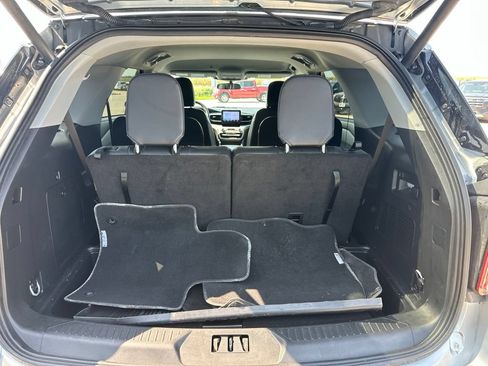 Used 2023 Ford Explorer XLT w/ Equipment Group 202A AWD/4WD image 25