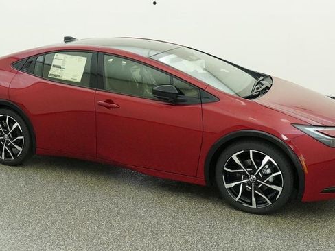 New 2026 Toyota Prius Plug-In Hybrid FWD image 7