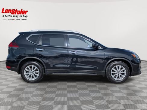 Used 2018 Nissan Rogue SV image 6