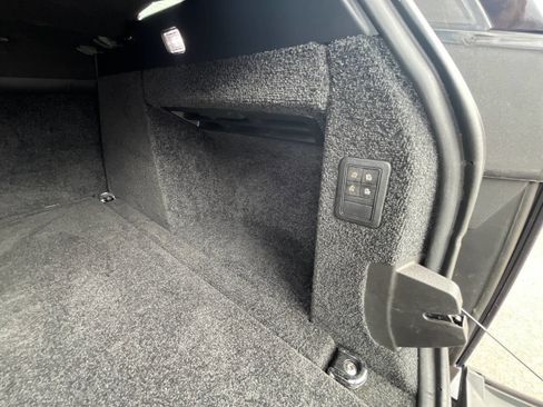 Used 2014 Land Rover Range Rover Supercharged image 9