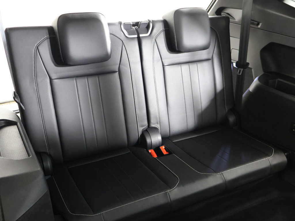Used 2023 Volkswagen Tiguan SE R-Line FWD image 38