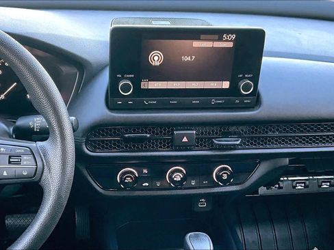 Used 2023 Honda HR-V LX image 7