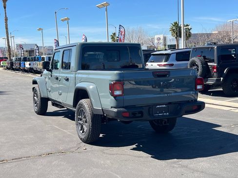 New 2026 Jeep Gladiator Sport AWD/4WD image 4