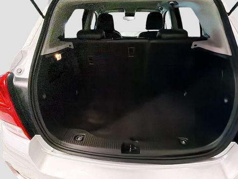 Used 2019 Chevrolet Trax LT w/ LT Convenience Package FWD image 22