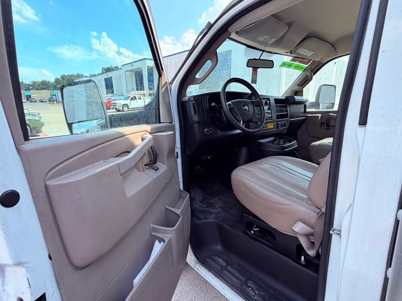 Used 2016 Chevrolet Express 4500 RWD image 8