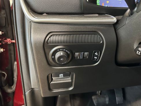 Used 2022 Jeep Wagoneer Series III image 24