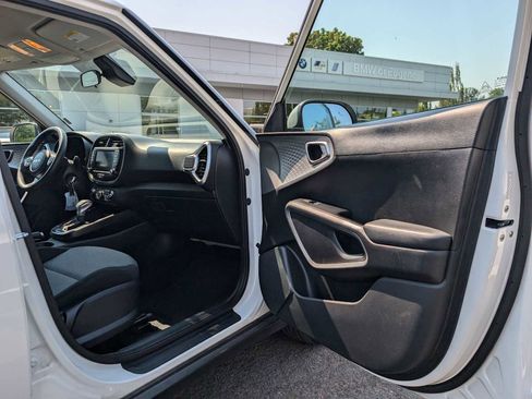 Used 2023 Kia Soul LX w/ Option Group 015 image 10