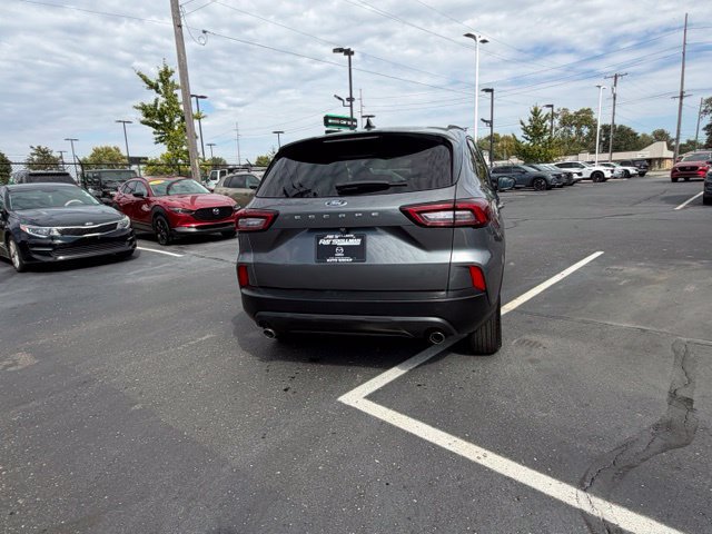 Used 2025 Ford Escape ST-Line FWD image 9