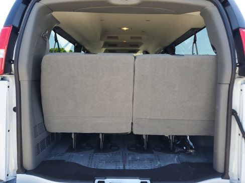 Used 2025 Chevrolet Express 3500 LT w/ LT Preferred Equipment Group RWD image 15