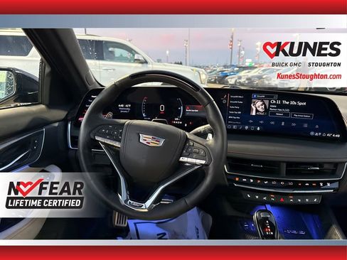Used 2025 Cadillac CT5 V image 38
