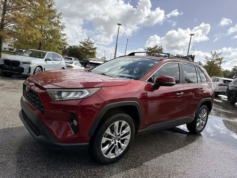 Used 2021 Toyota RAV4 XLE Premium image 7