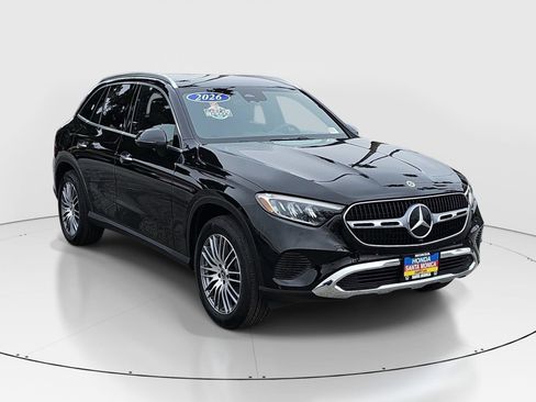 Used 2026 Mercedes-Benz GLC 300 image 3