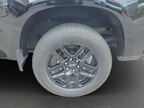 Used 2025 Chevrolet Silverado 1500 Custom w/ Turbomax Blackout Package AWD/4WD image 5