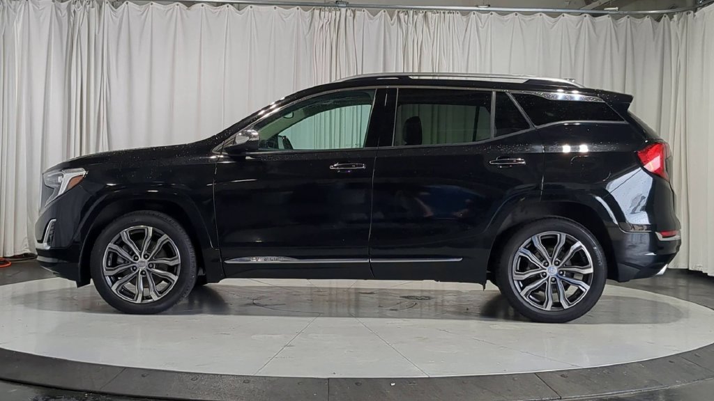 Used 2019 GMC Terrain Denali w/ Advanced Safety Package AWD/4WD image 5