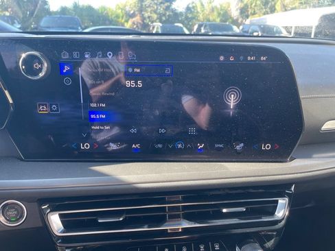Used 2026 Chevrolet Traverse LT FWD image 20