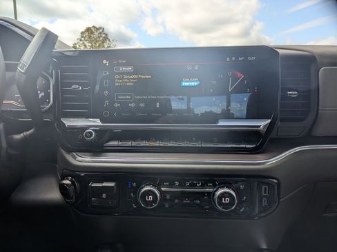 Used 2025 GMC Sierra 2500 SLT w/ SLT Premium Package image 15