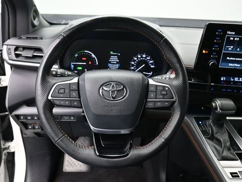 Used 2021 Toyota Sienna XSE w/ XSE Plus Package FWD image 15