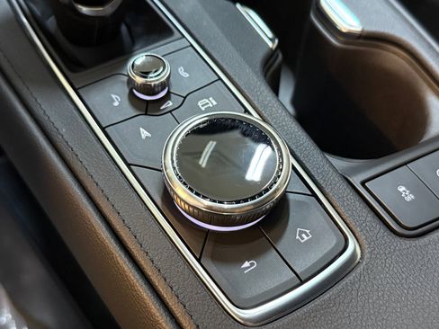 Certified 2025 Cadillac XT4 Premium Luxury image 32