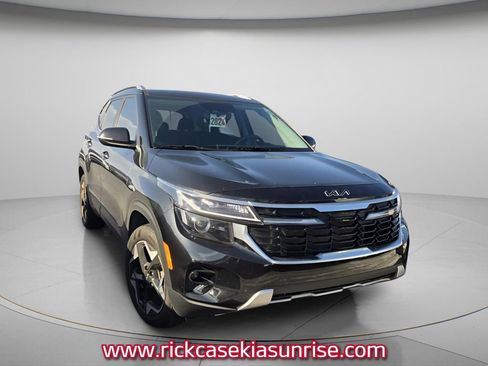 Used 2025 Kia Seltos EX FWD image 4