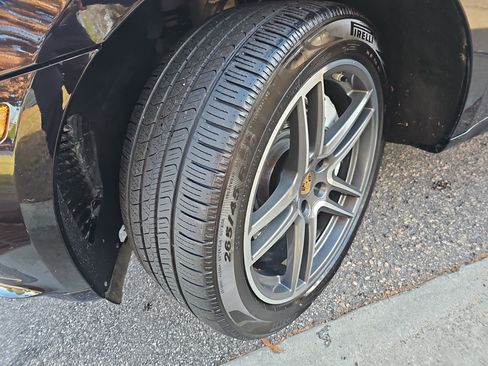 Used 2021 Porsche Macan Turbo image 33