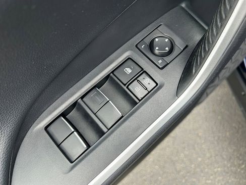 Used 2020 Toyota RAV4 Limited image 23