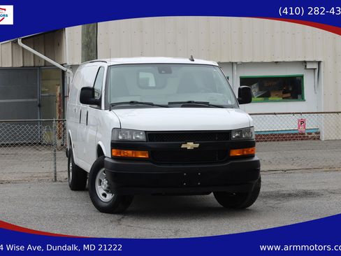 Used 2019 Chevrolet Express 2500 RWD image 1