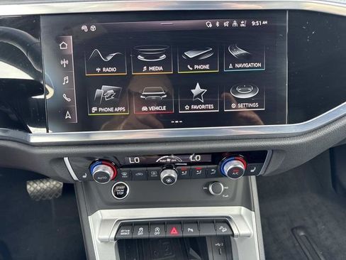 Used 2024 Audi Q3 2.0T Premium Plus image 23