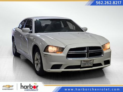 Used 2011 Dodge Charger SE RWD image 1