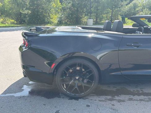Used 2019 Chevrolet Camaro SS RWD image 8