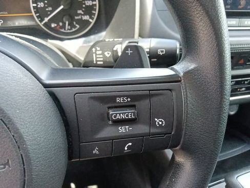 Used 2024 Nissan Rogue S AWD/4WD image 19