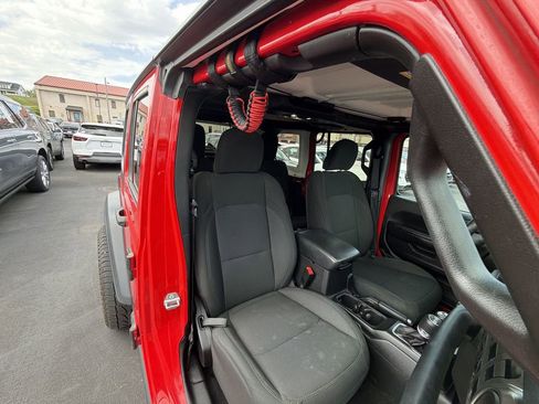 Used 2020 Jeep Wrangler Unlimited Sport S image 31