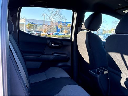 Used 2022 Toyota Tacoma image 8