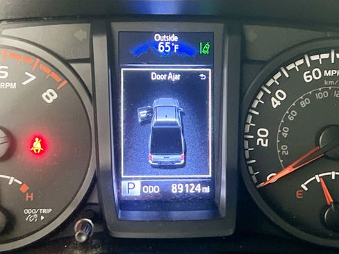 Used 2022 Toyota Tacoma SR w/ SX Package image 22