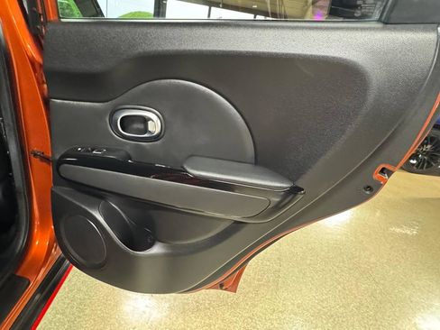 Used 2018 Kia Soul ! w/ Tech Package FWD image 12