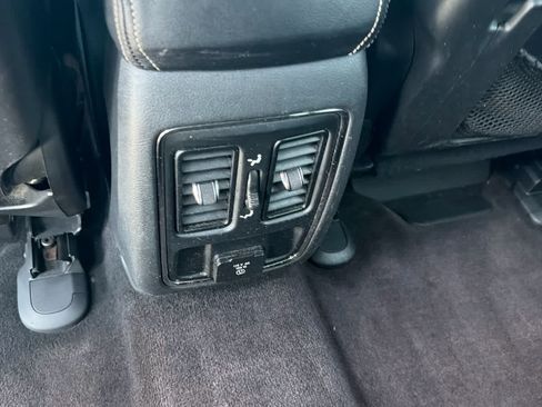 Used 2019 Jeep Grand Cherokee Altitude RWD image 13