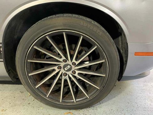 Used 2016 Dodge Challenger SXT image 35