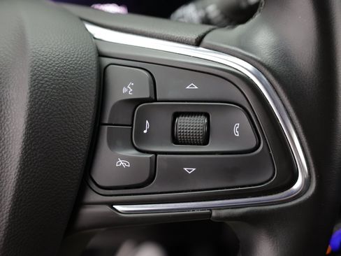 Used 2024 Buick Encore GX Sport Touring FWD image 22