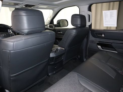 Used 2024 Toyota Tundra Limited AWD/4WD image 23