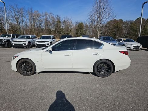 Used 2018 INFINITI Q50 Luxe w/ Essential Package (3.0T Luxe) image 4