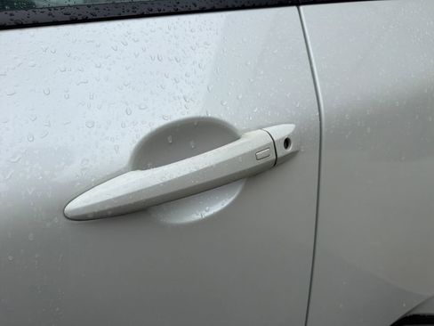 Used 2021 Nissan Rogue SL image 9