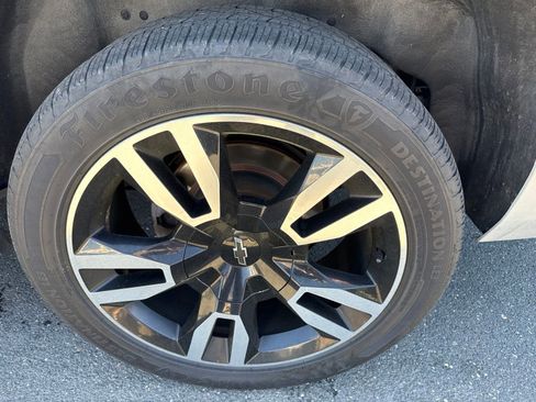 Used 2019 Chevrolet Suburban LT w/ RST Edition AWD/4WD image 10